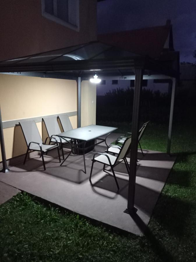 Guest House Toic Korenica Kültér fotó