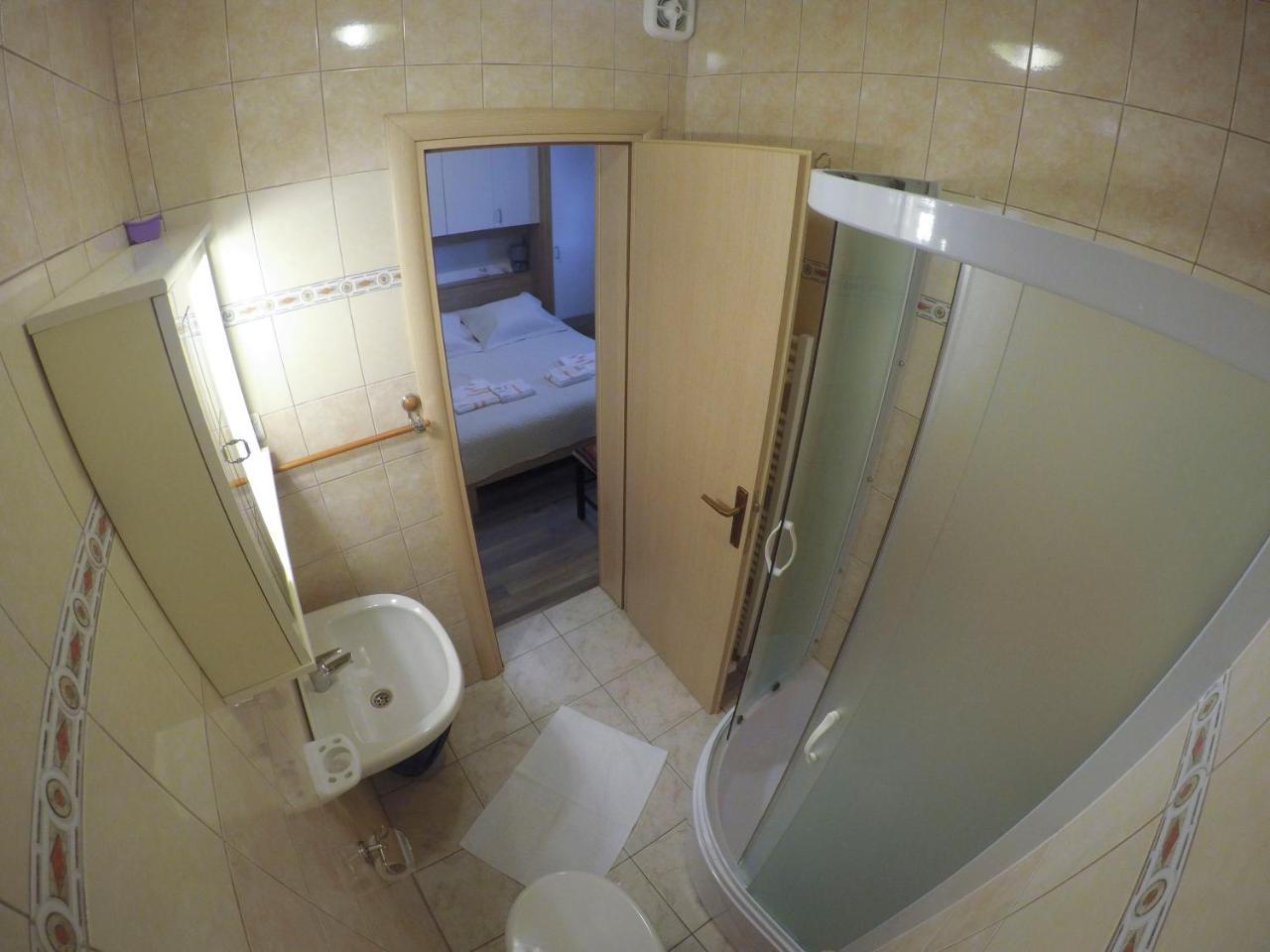 Guest House Toic Korenica Kültér fotó