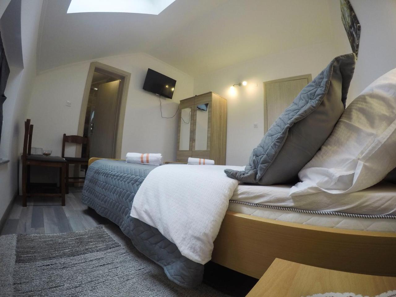 Guest House Toic Korenica Kültér fotó